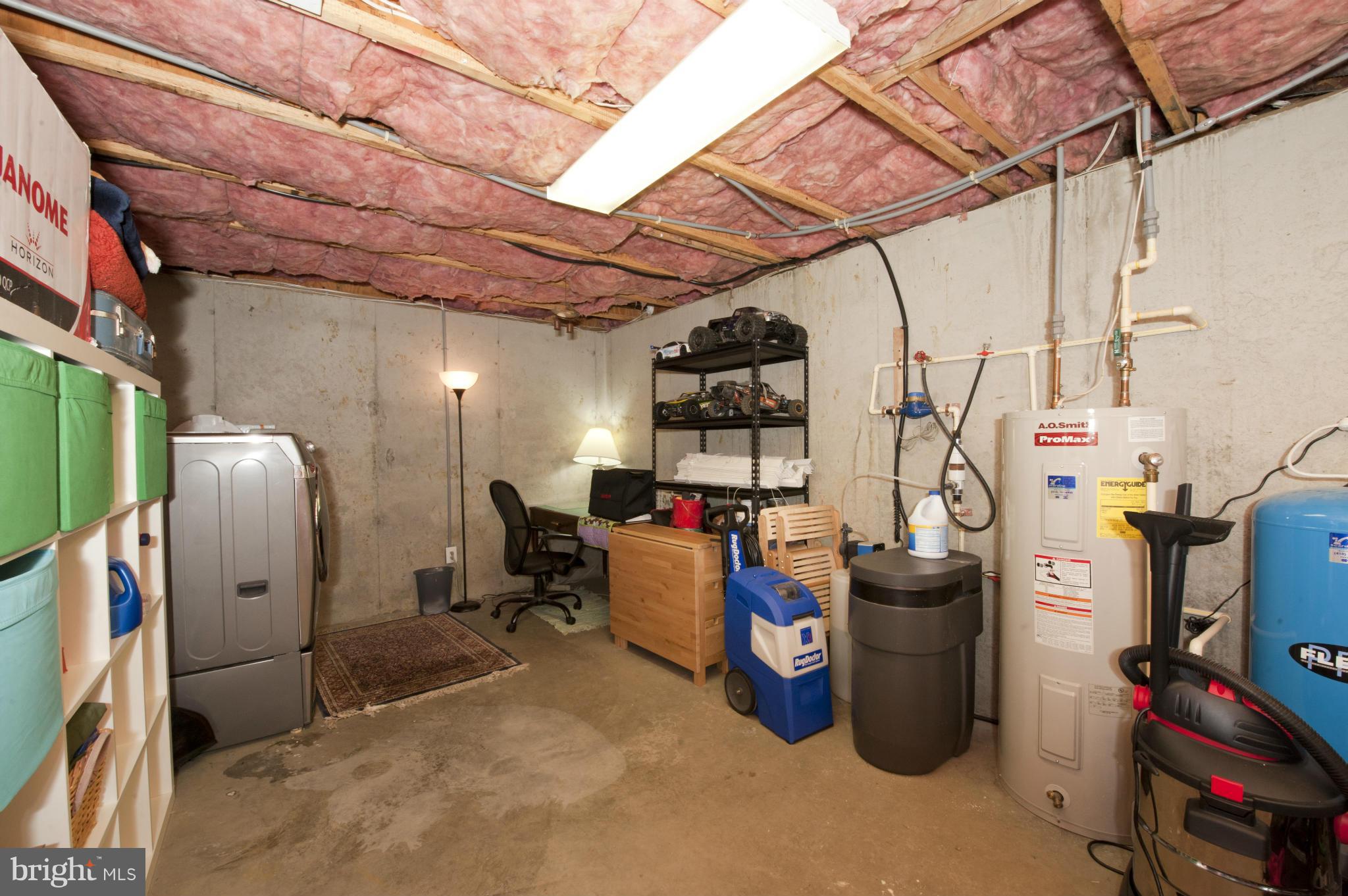 WOODLAND BEACH - Residential