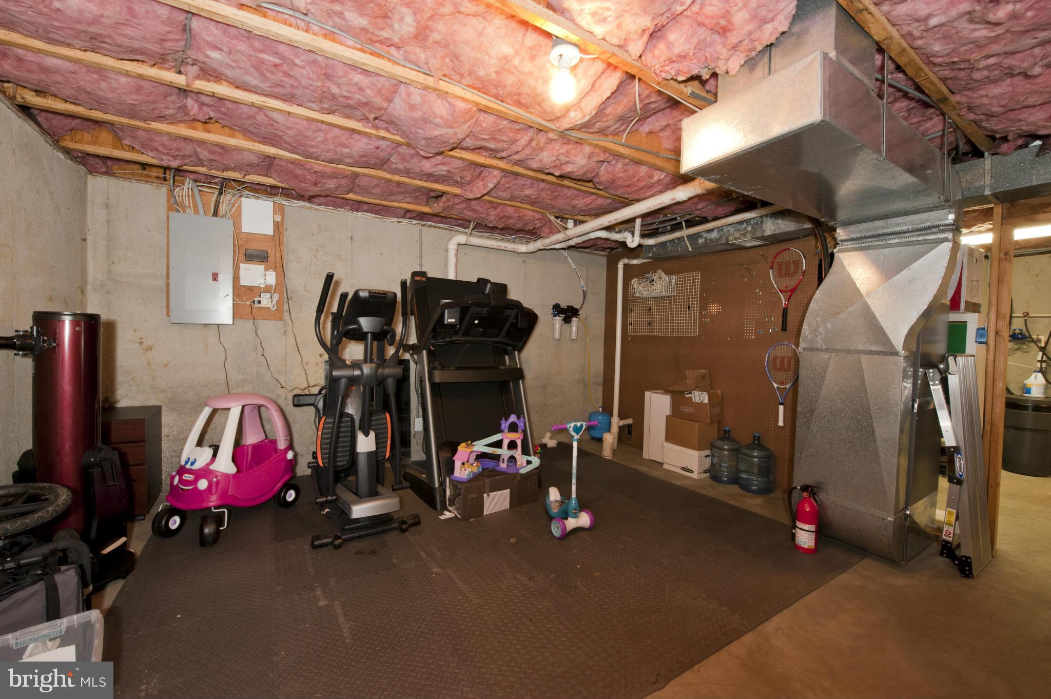 WOODLAND BEACH - Residential