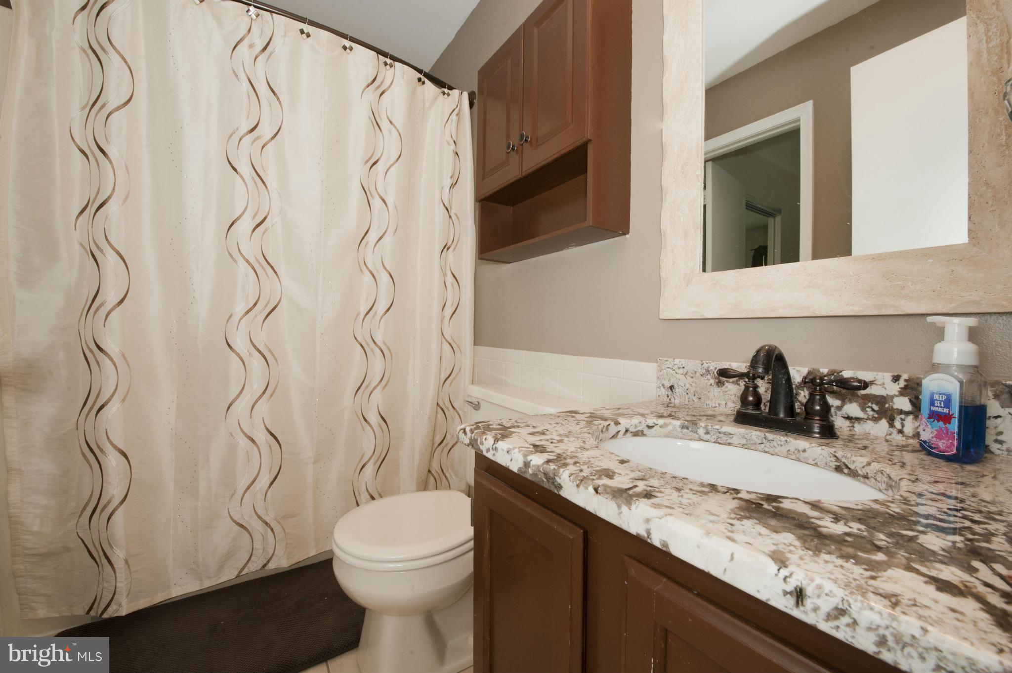 WOODLAND BEACH - Residential