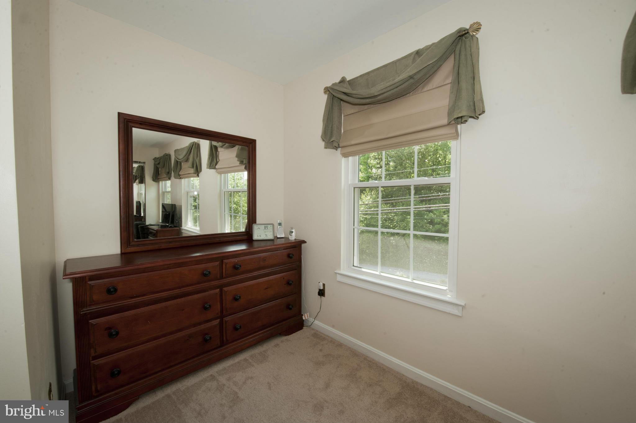 WOODLAND BEACH - Residential