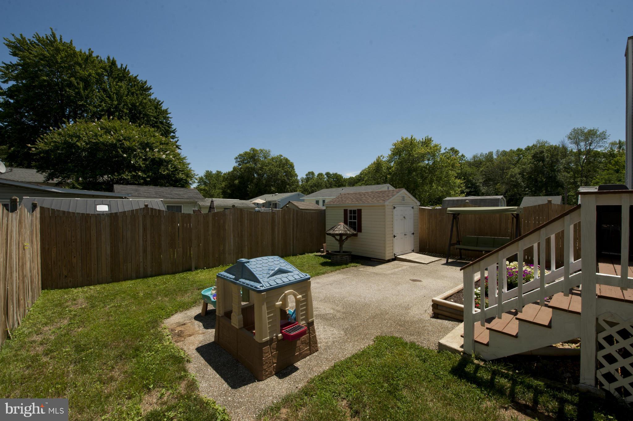 WOODLAND BEACH - Residential