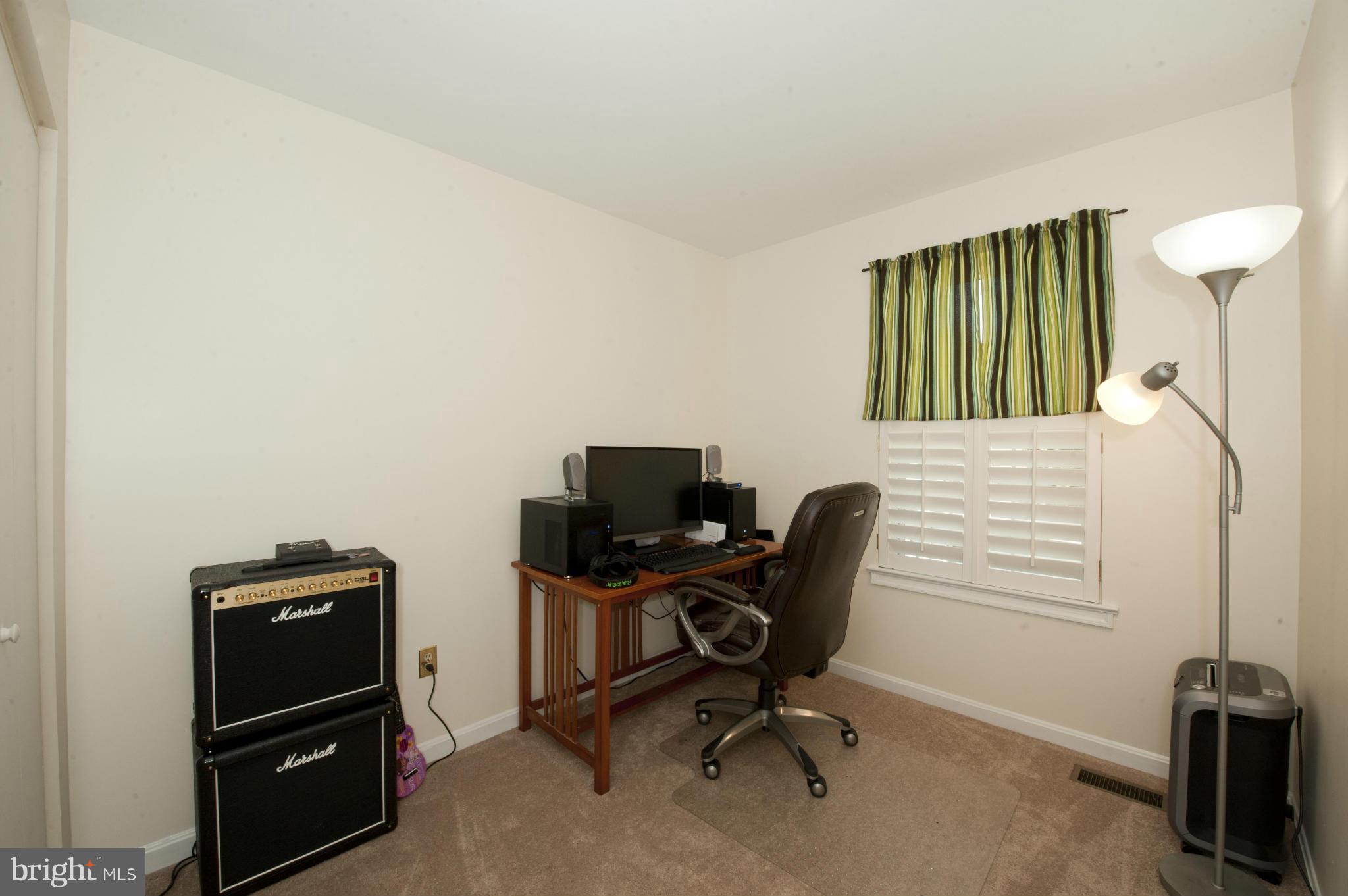 WOODLAND BEACH - Residential