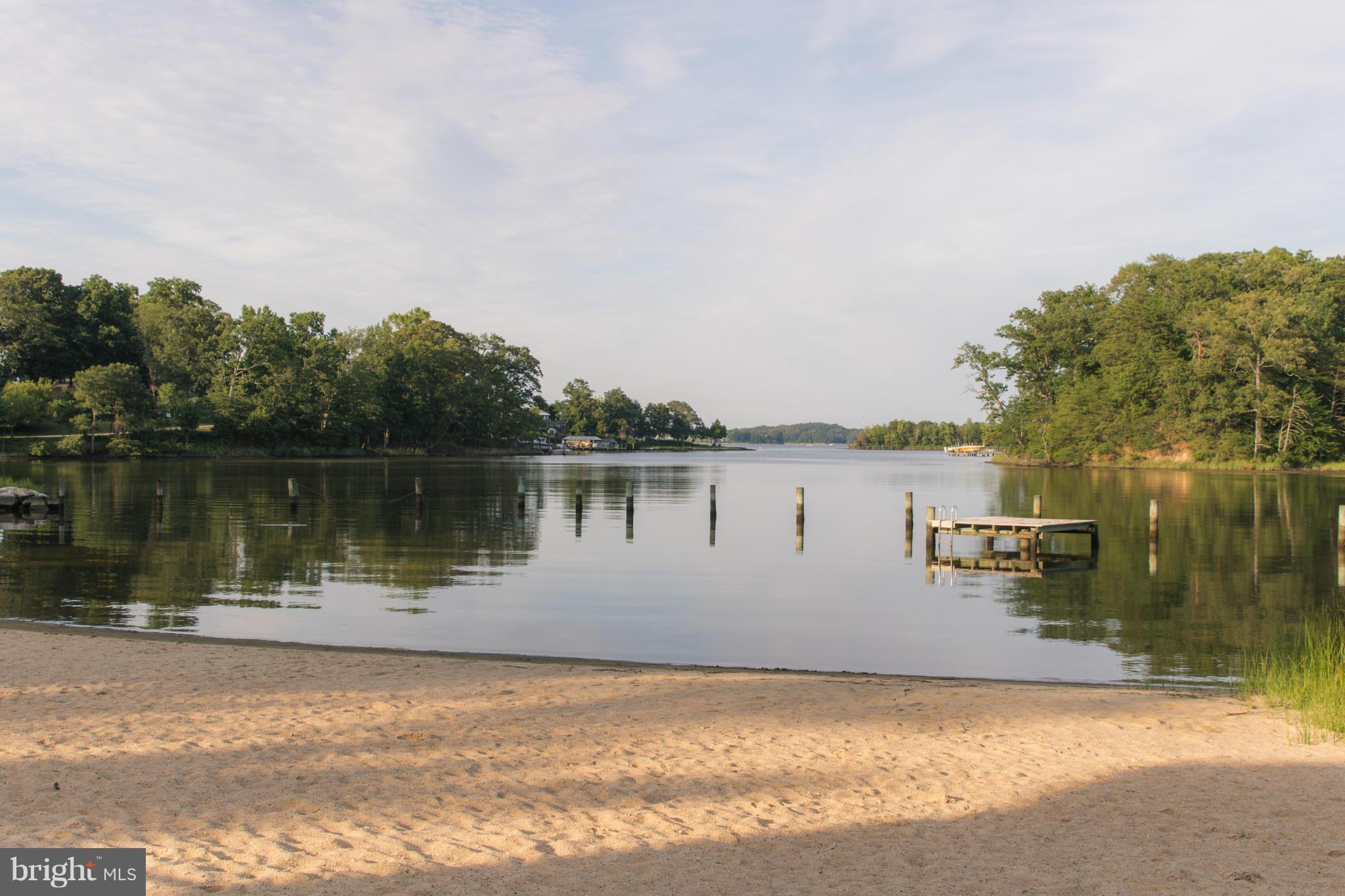 WOODLAND BEACH - Residential