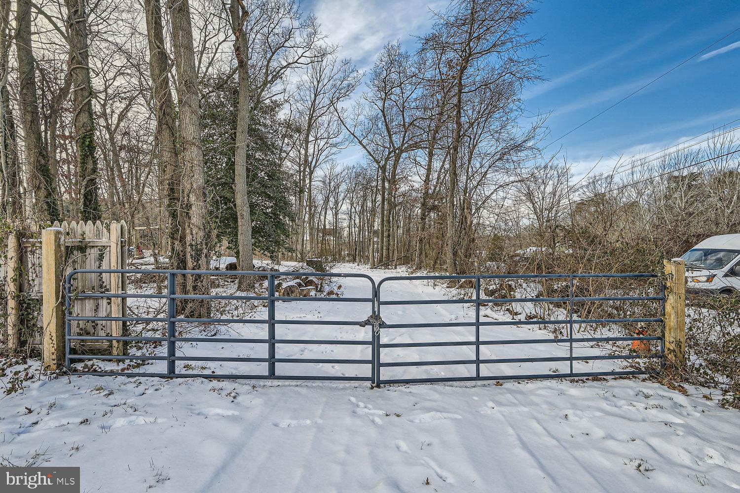512 MAGNOLIA ROAD