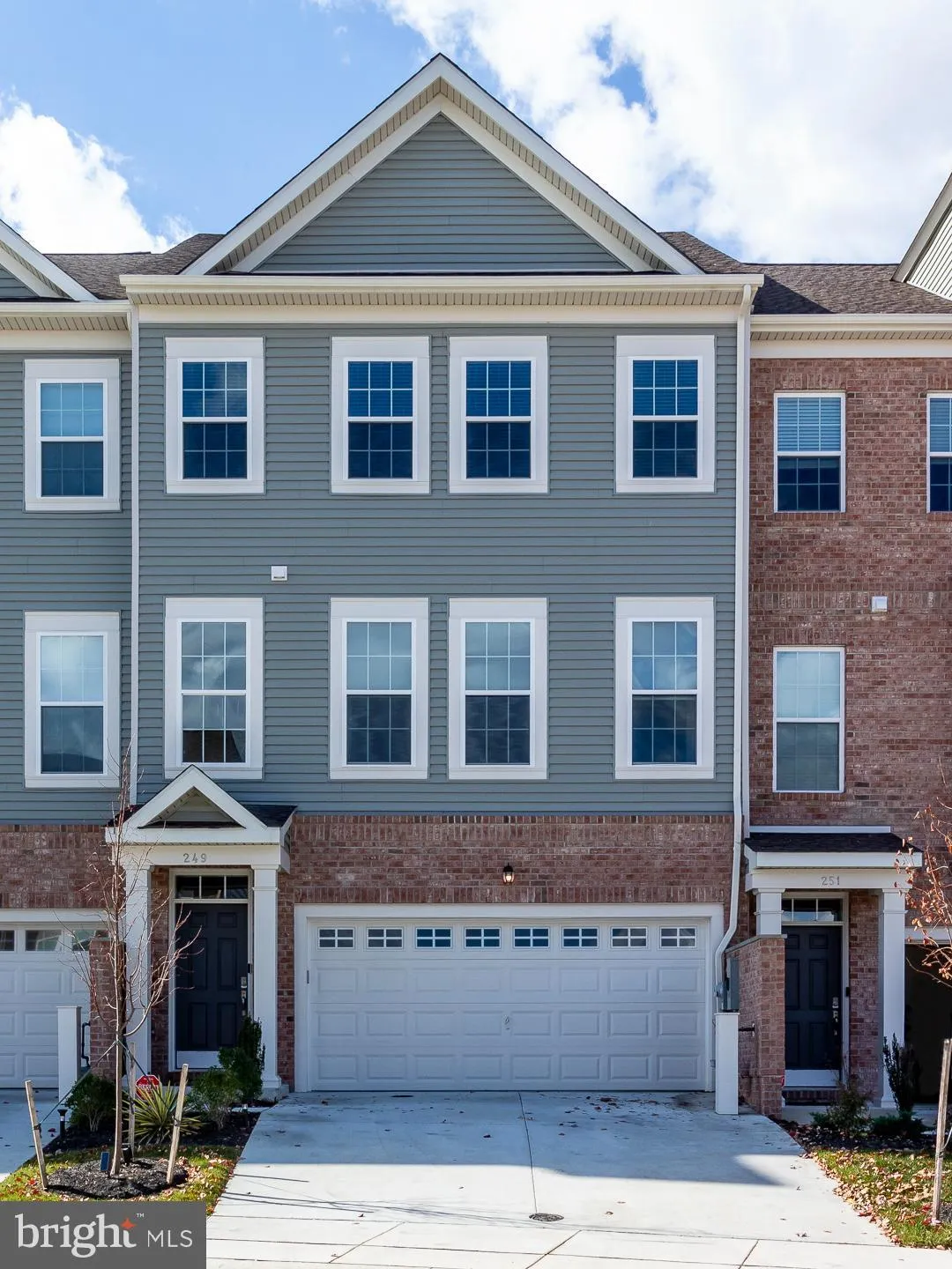 Hockessin, Delaware 19707, United States, 3 Bedrooms Bedrooms, ,3 BathroomsBathrooms,Residential,Pending,35144
