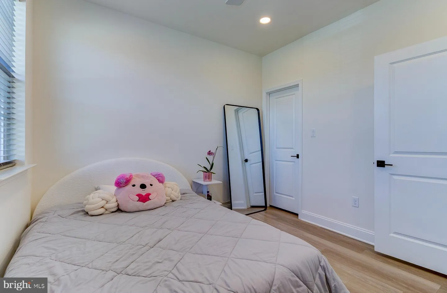Hockessin, Delaware 19707, United States, 3 Bedrooms Bedrooms, ,3 BathroomsBathrooms,Residential,Pending,35144