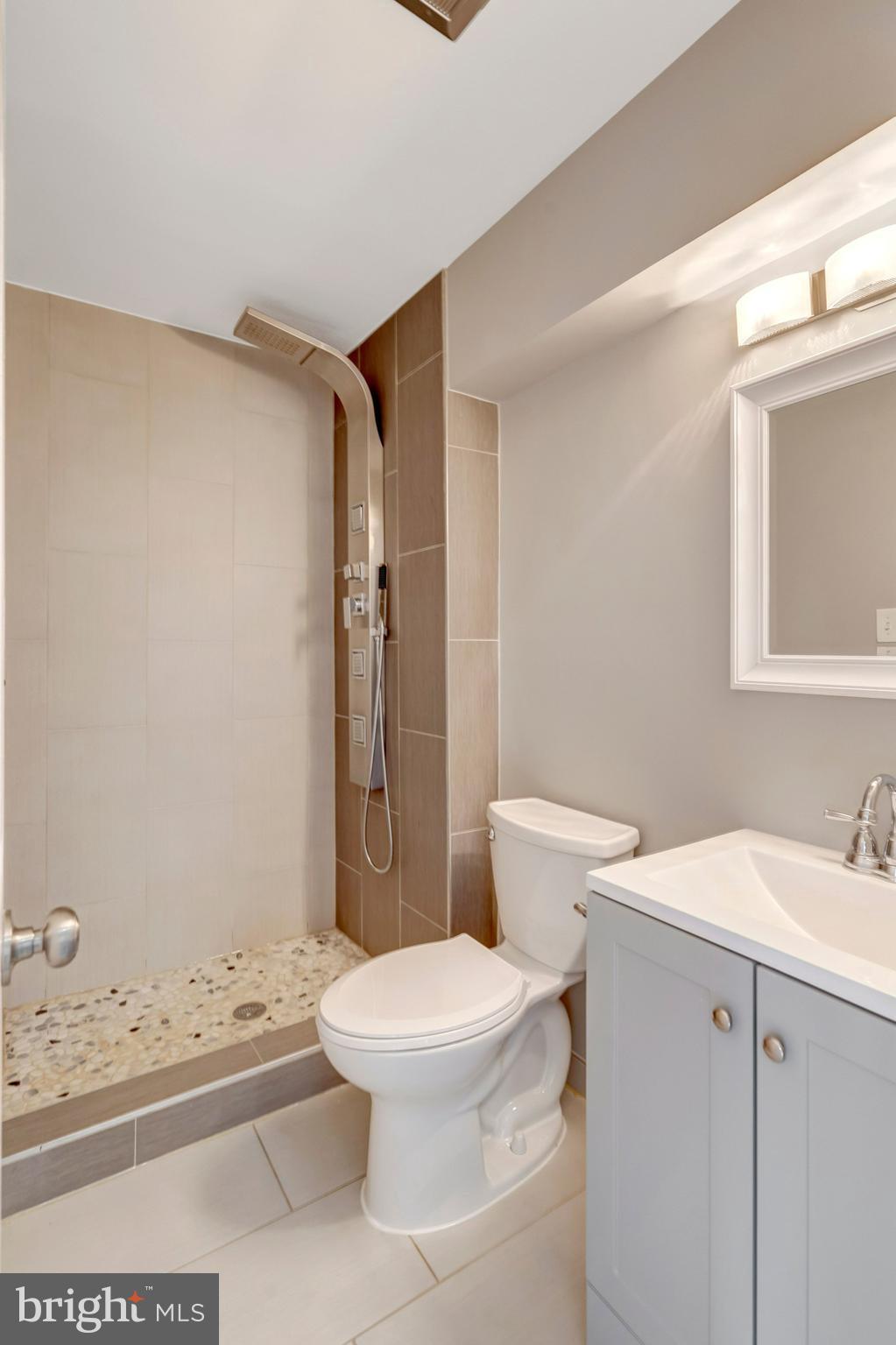 LAKE BRADDOCK - Residential