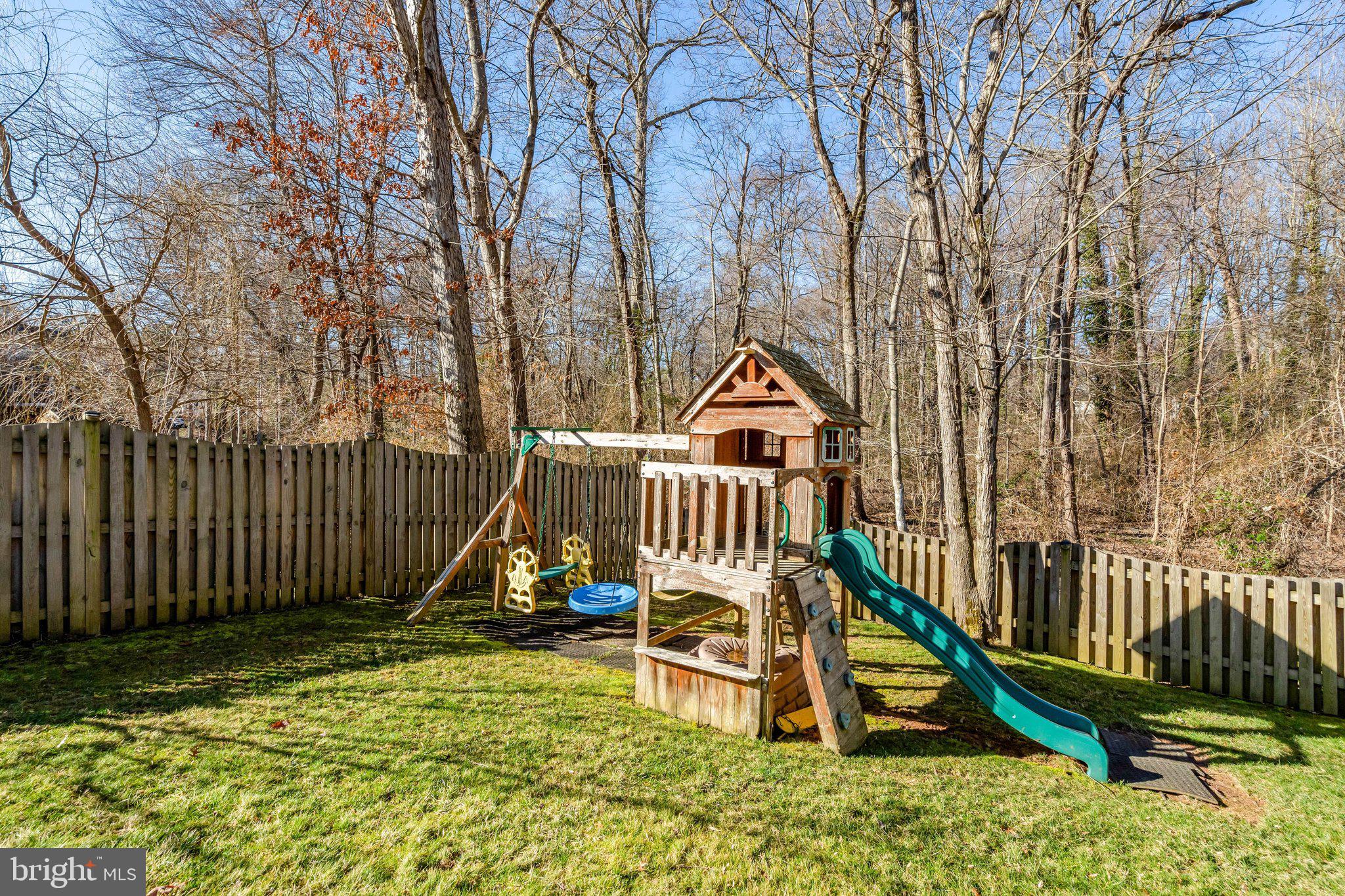 LAKE BRADDOCK - Residential