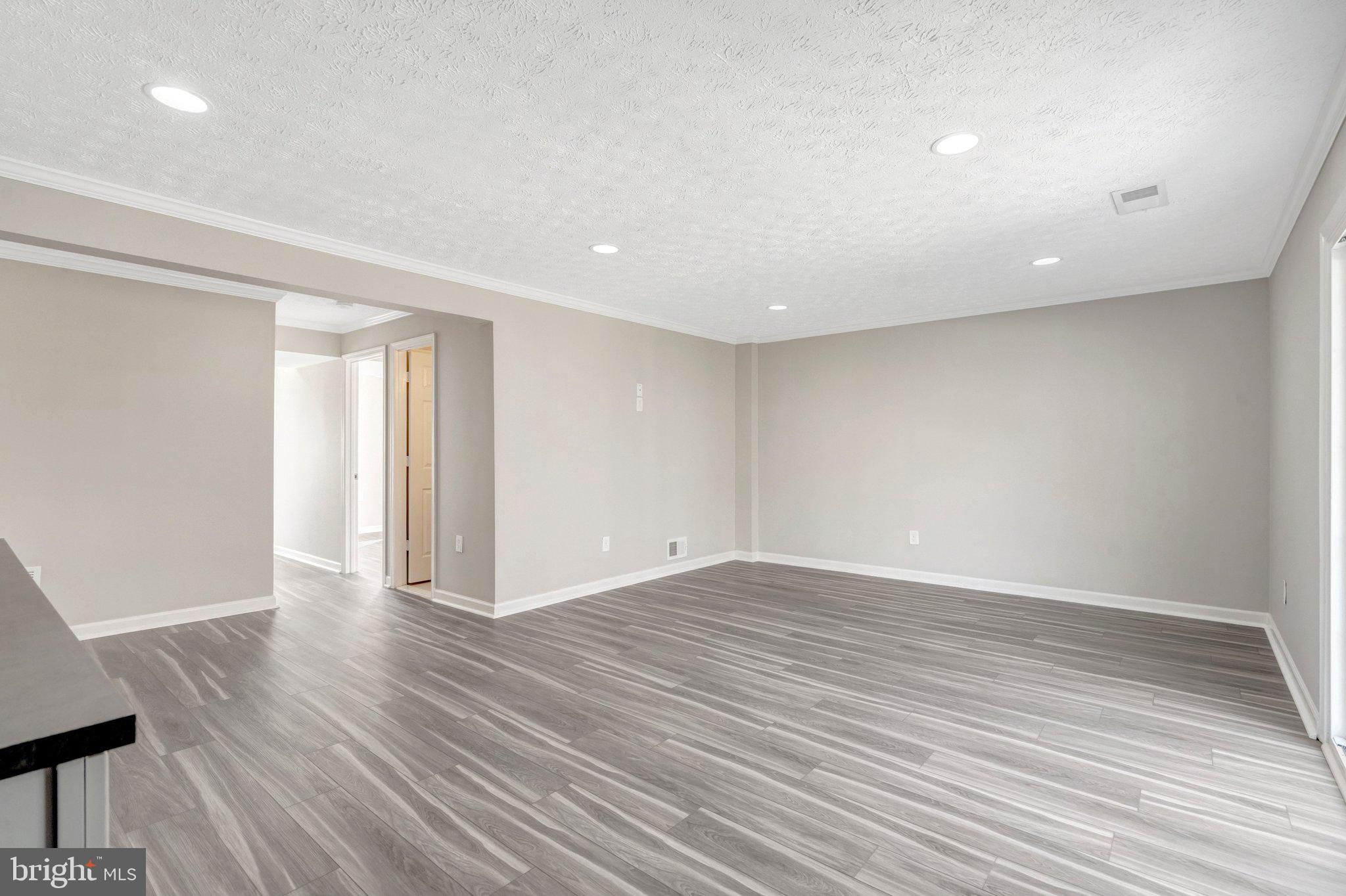 LAKE BRADDOCK - Residential