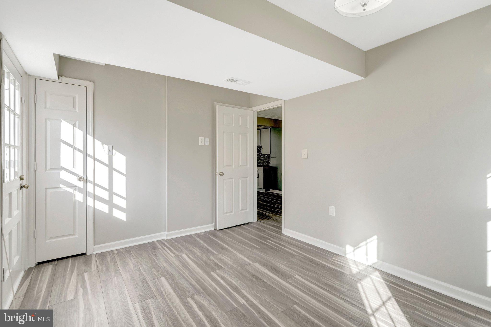 LAKE BRADDOCK - Residential