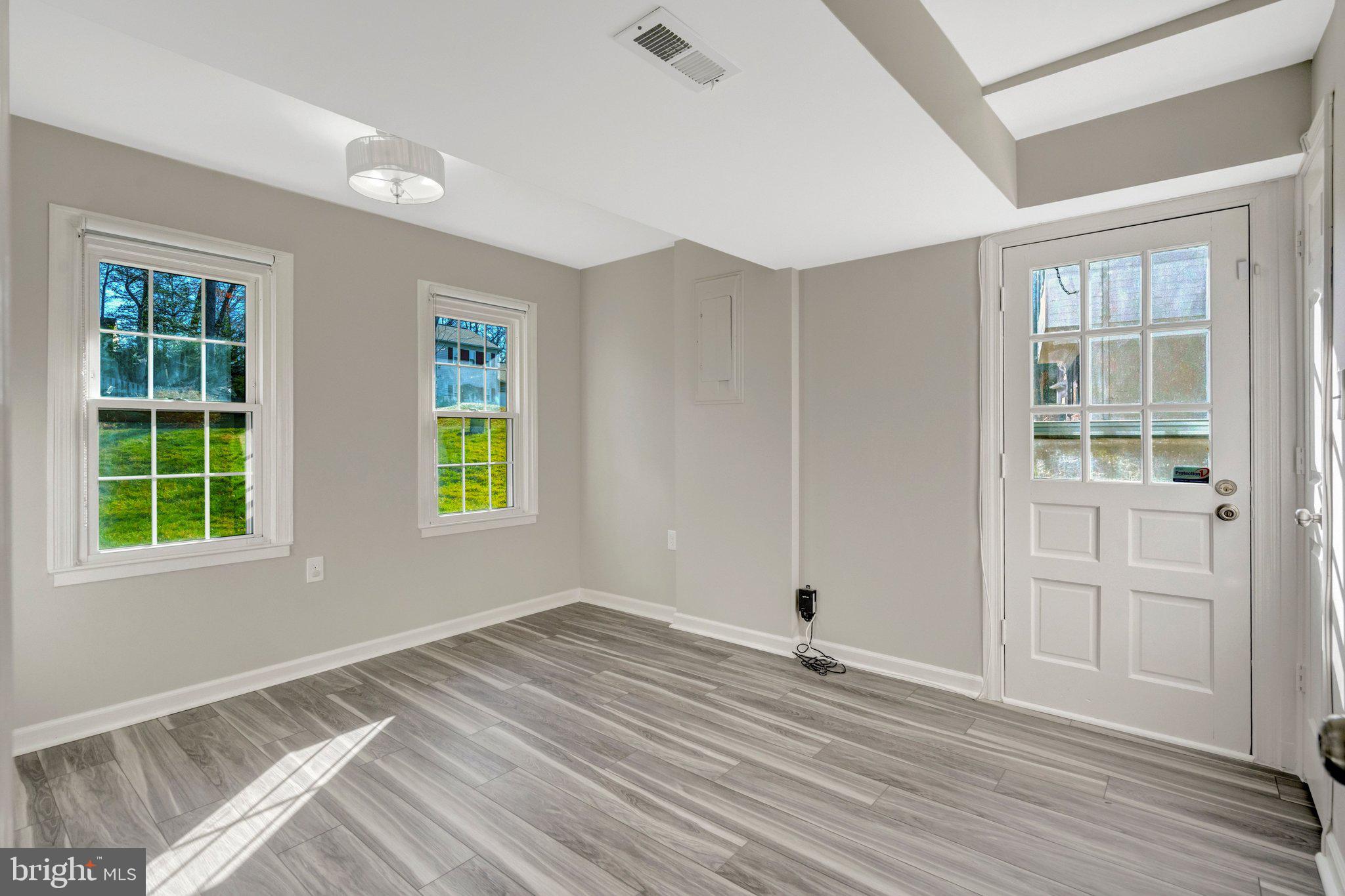 LAKE BRADDOCK - Residential