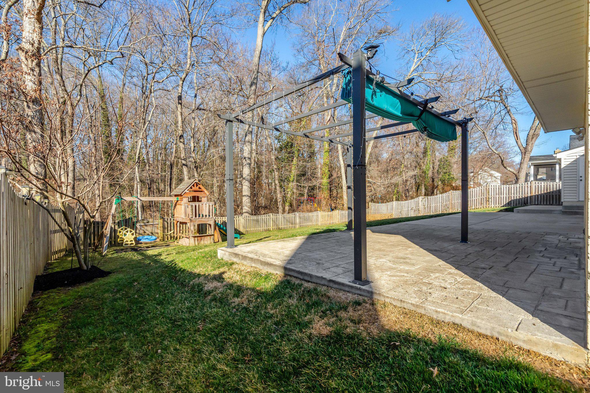 LAKE BRADDOCK - Residential