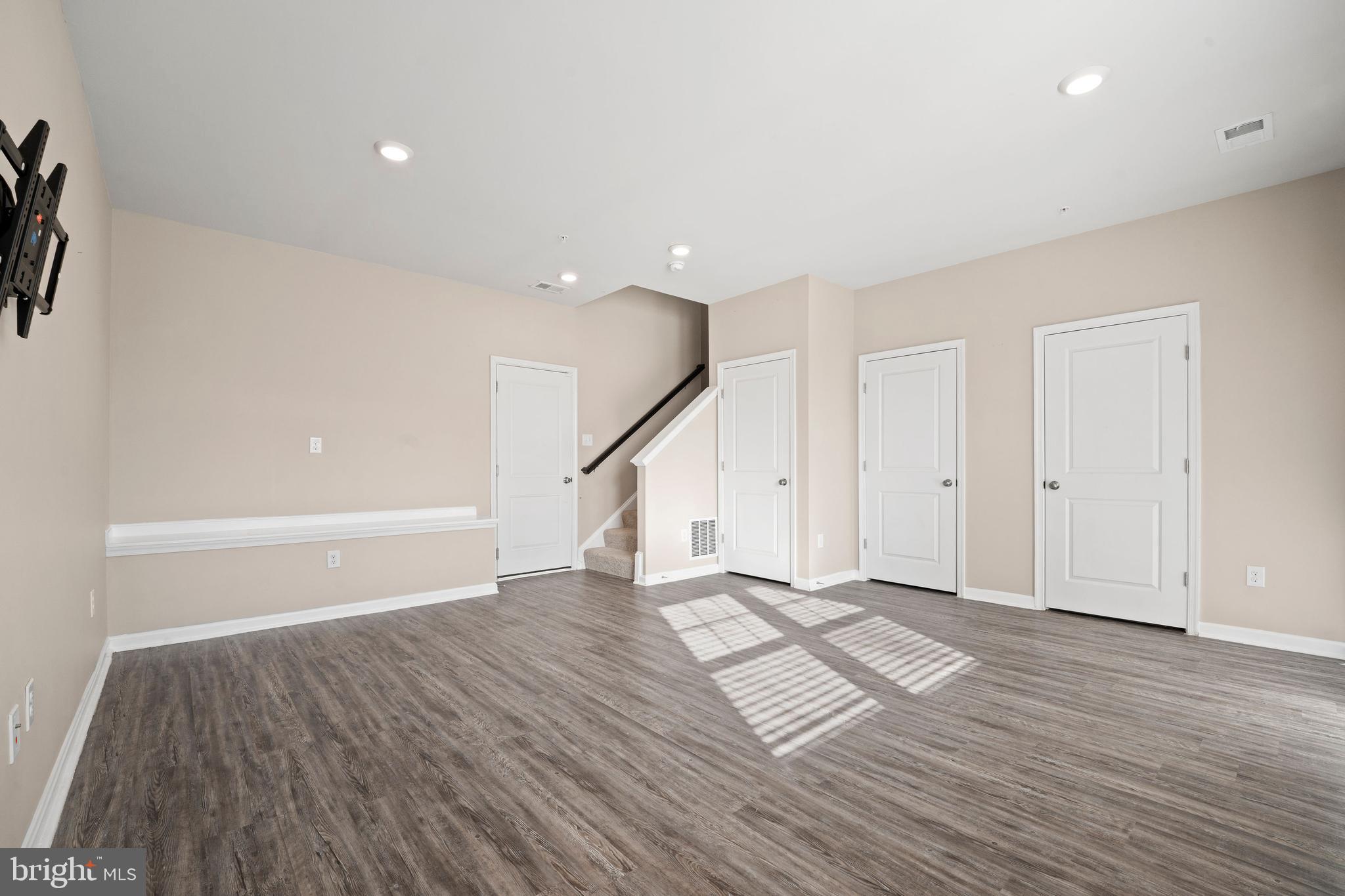 SEVERN MEADOWS - Residential