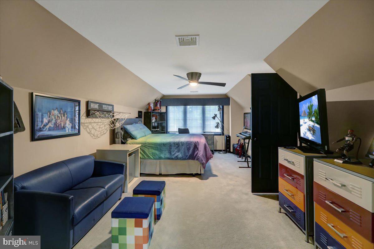 STONEHENGE - Residential