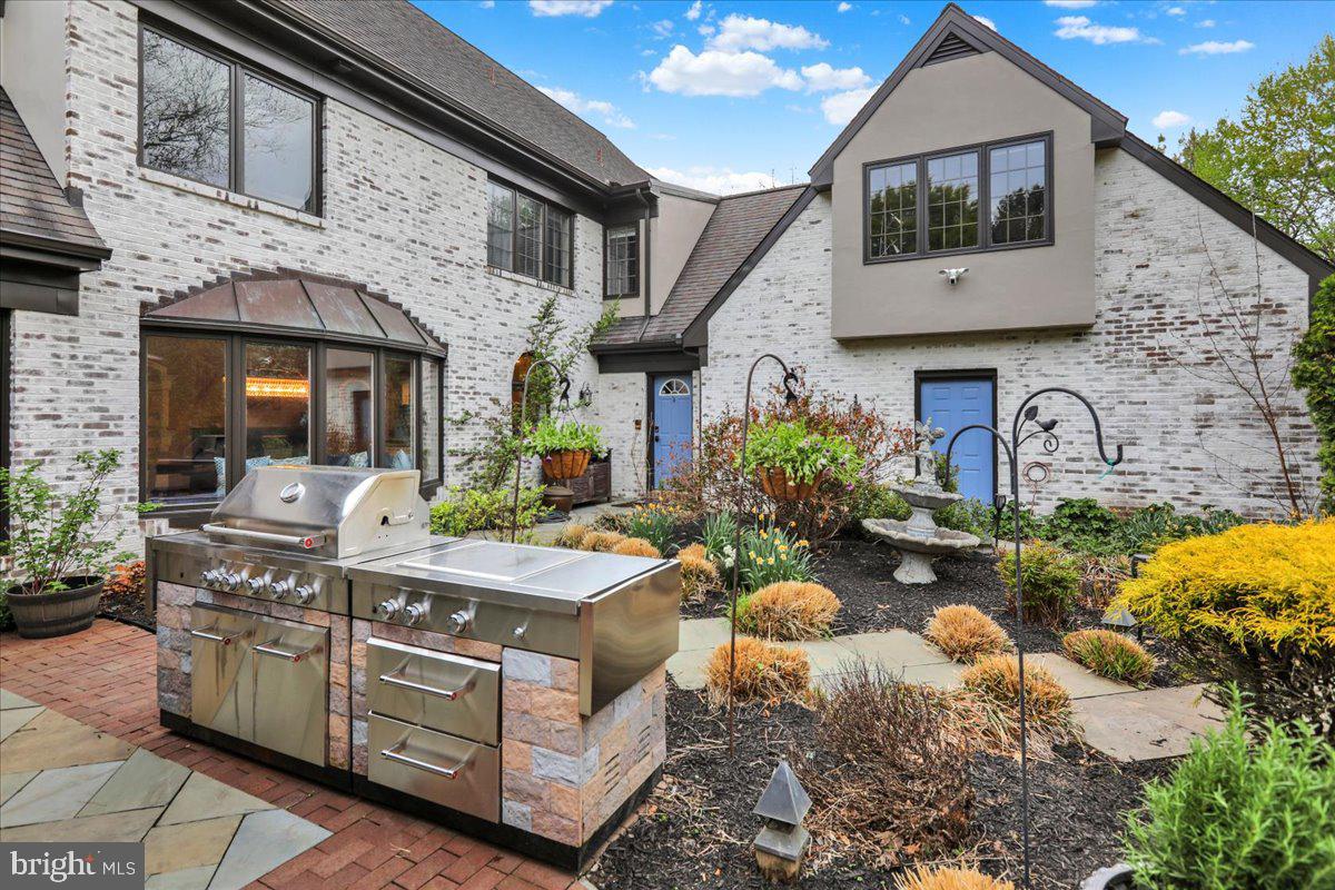 STONEHENGE - Residential