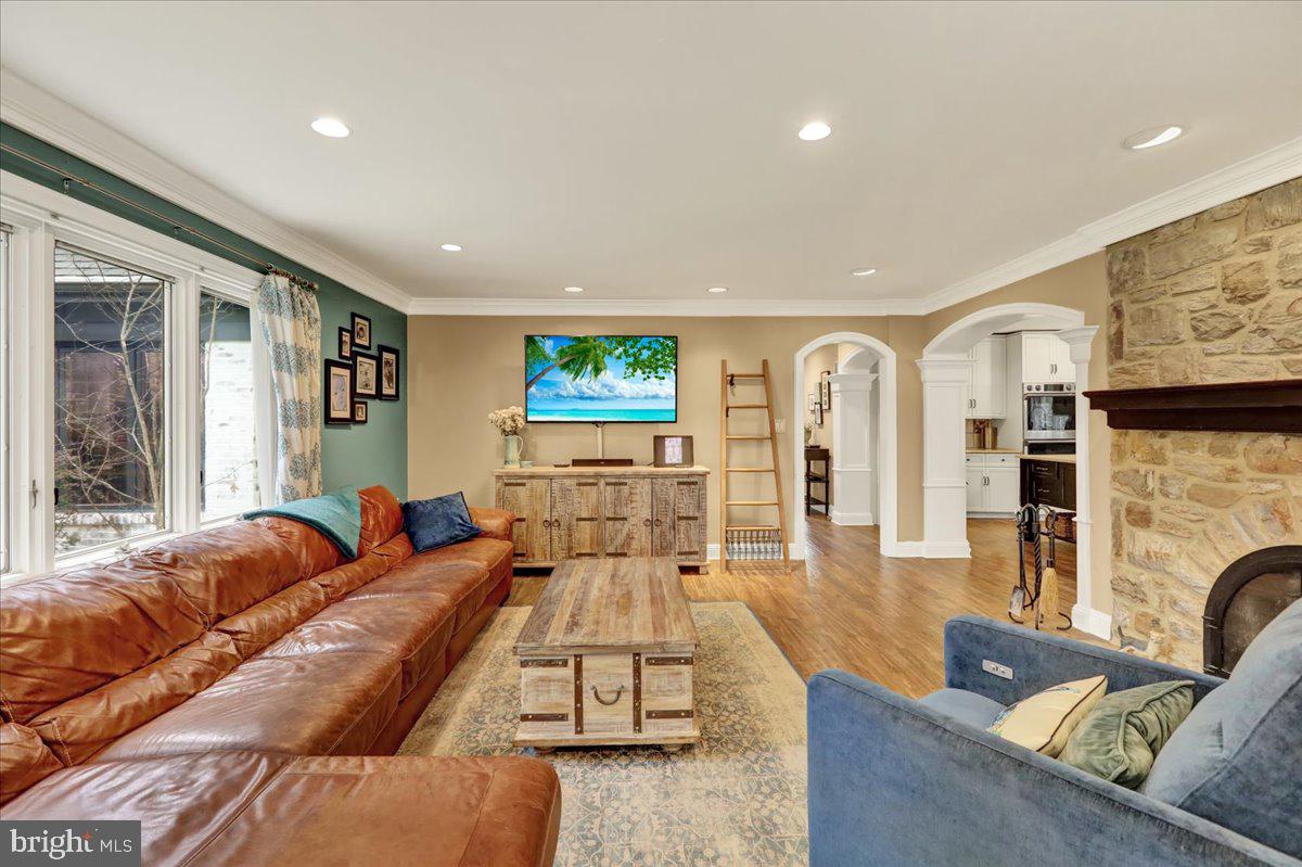 STONEHENGE - Residential