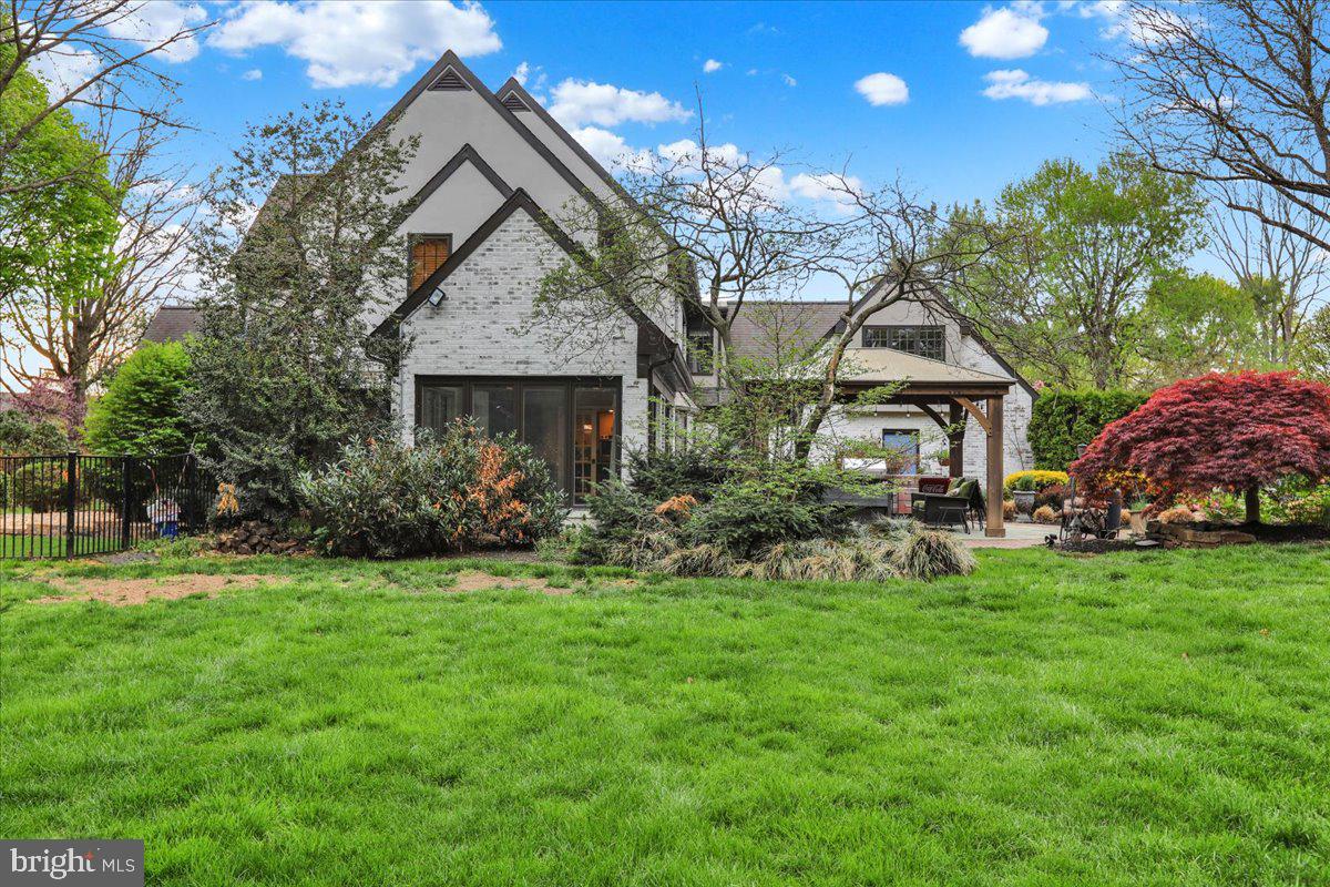 STONEHENGE - Residential