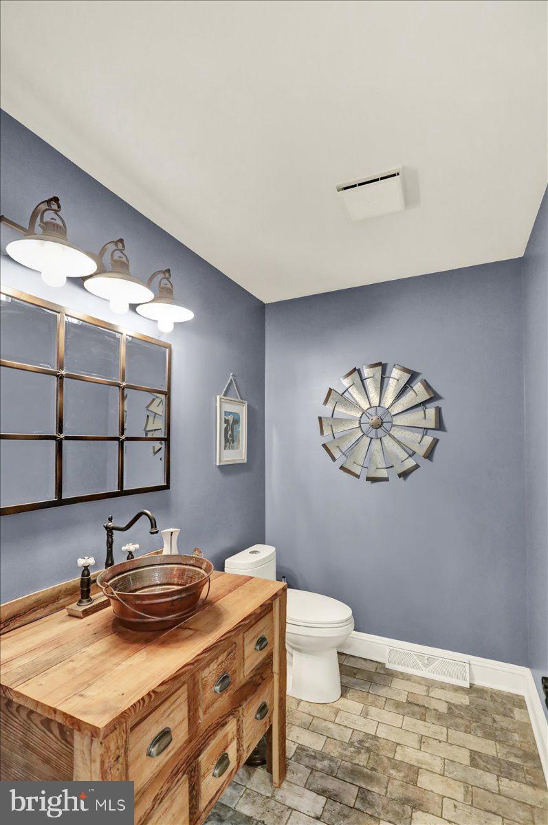 STONEHENGE - Residential