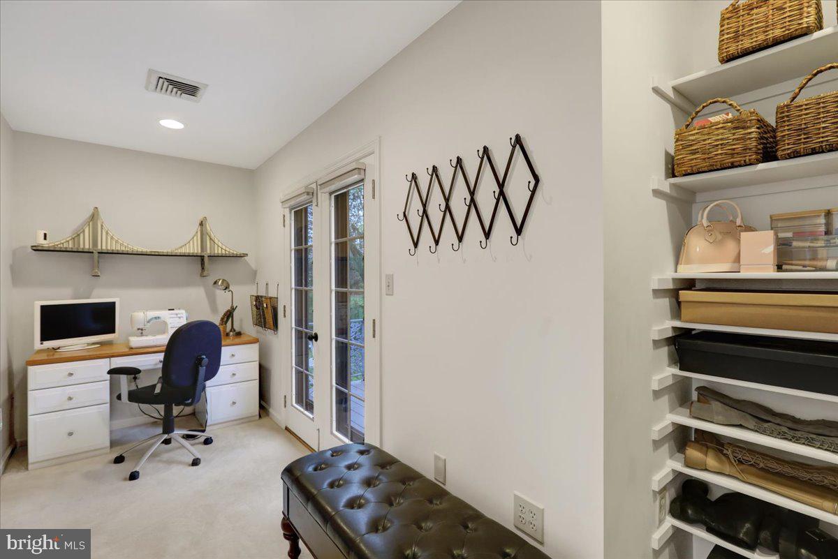 STONEHENGE - Residential