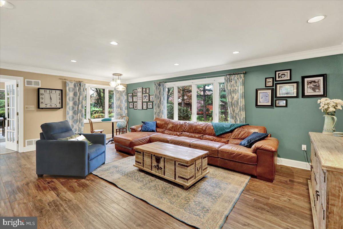 STONEHENGE - Residential