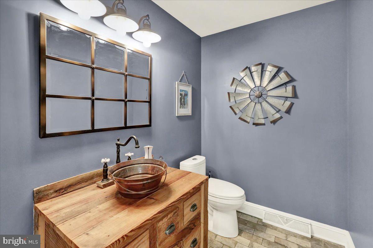 STONEHENGE - Residential