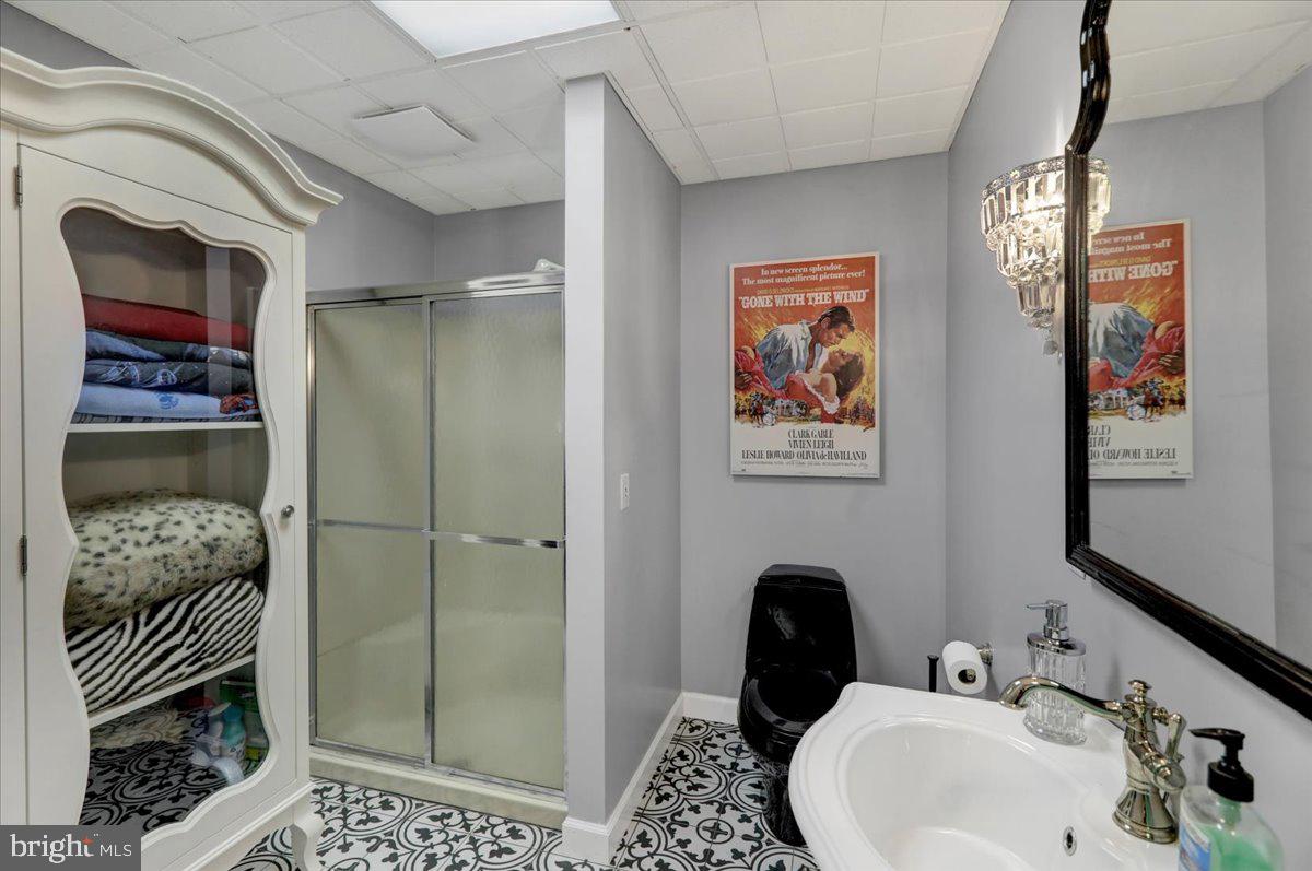 STONEHENGE - Residential