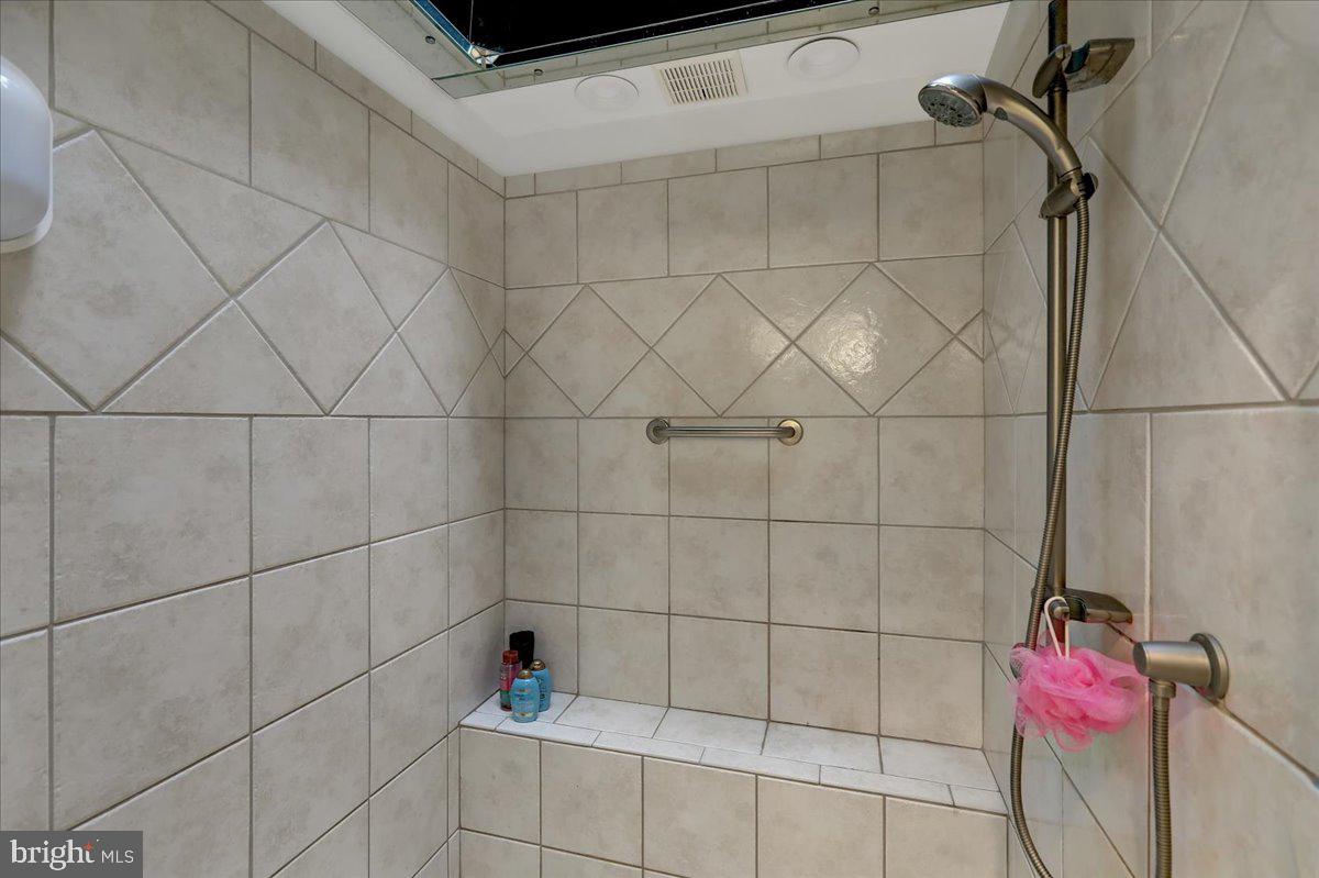 STONEHENGE - Residential