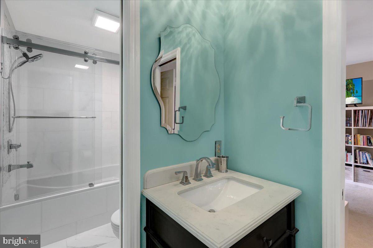 STONEHENGE - Residential