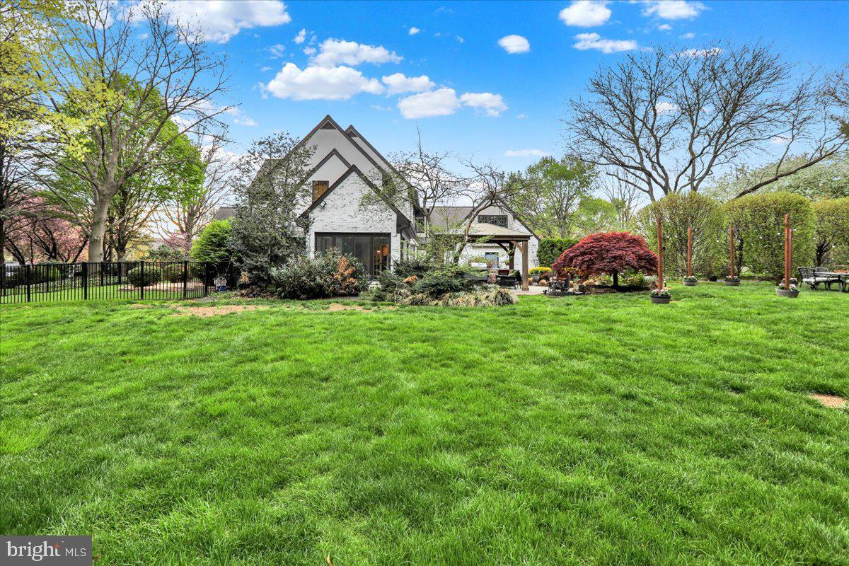 STONEHENGE - Residential