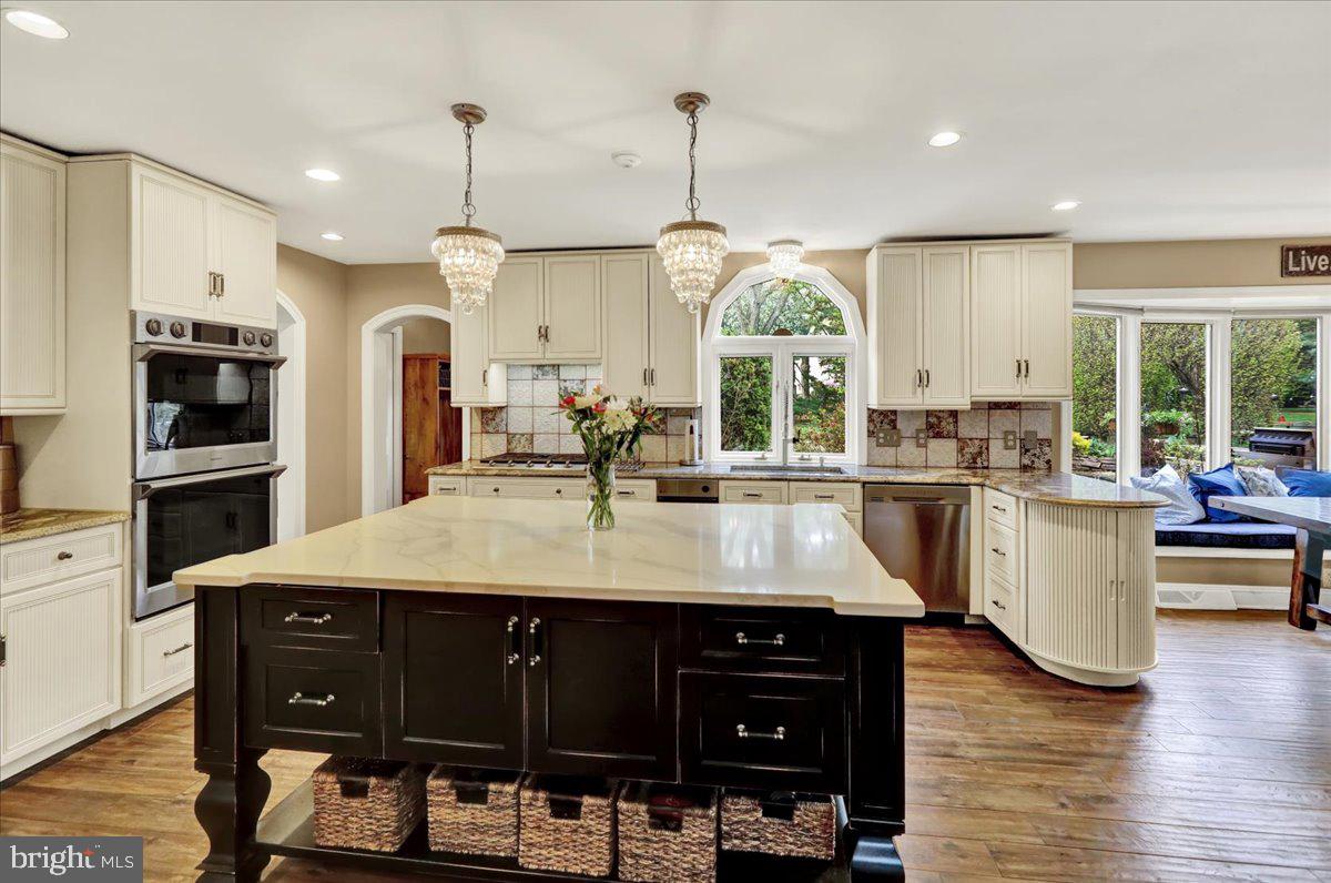 STONEHENGE - Residential