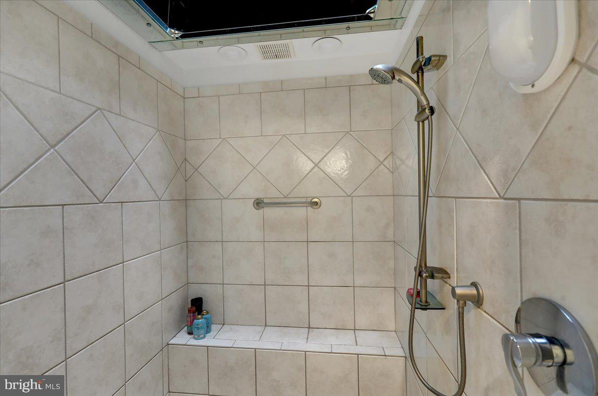 STONEHENGE - Residential