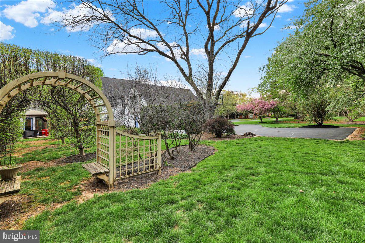 STONEHENGE - Residential