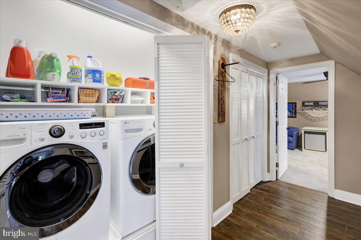 STONEHENGE - Residential