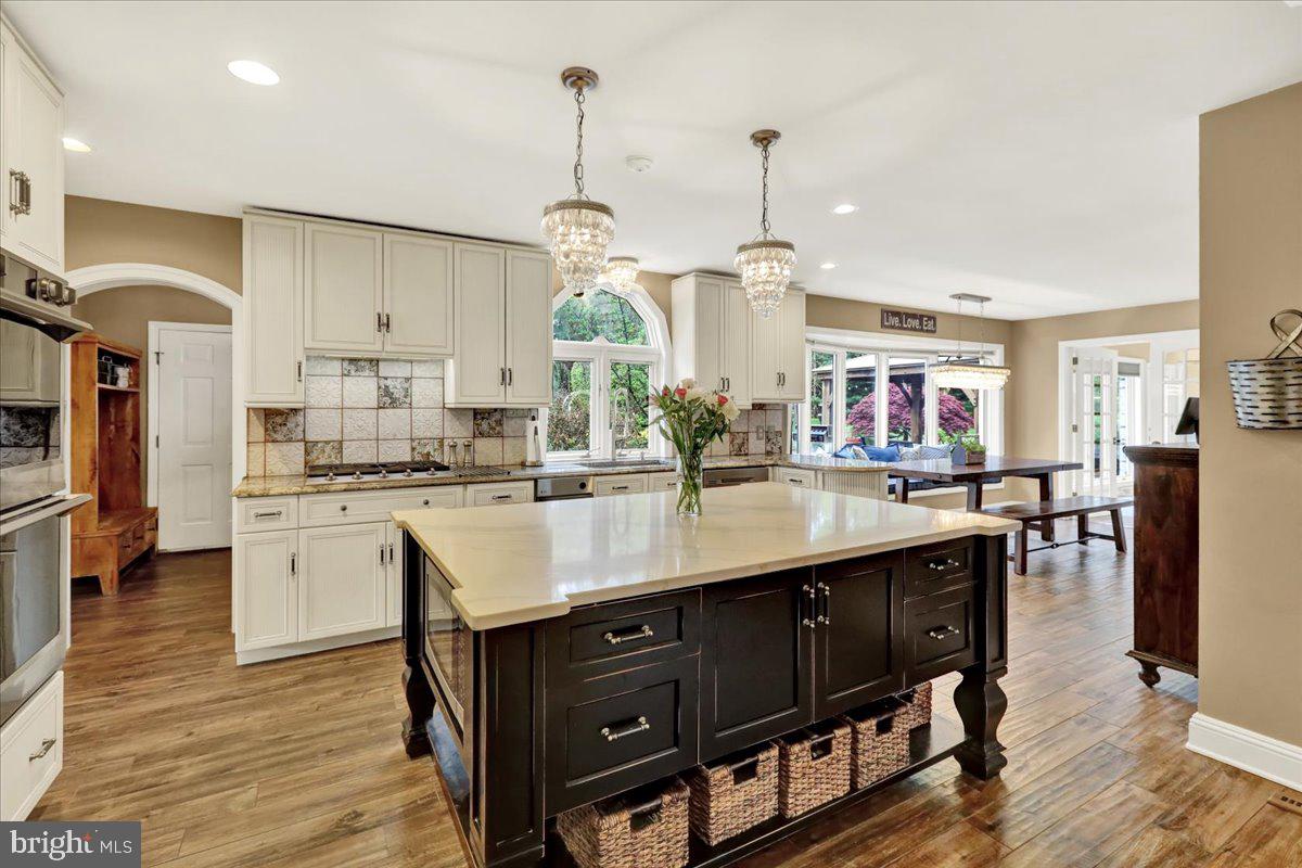 STONEHENGE - Residential