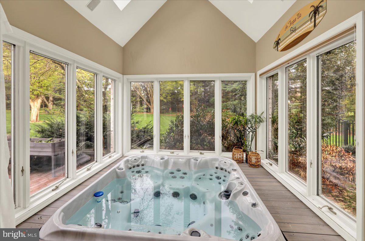 STONEHENGE - Residential