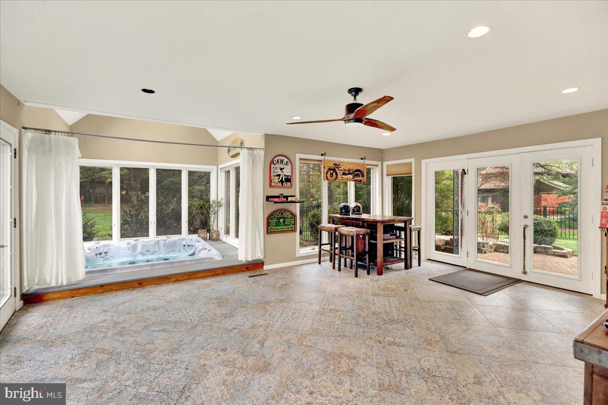 STONEHENGE - Residential