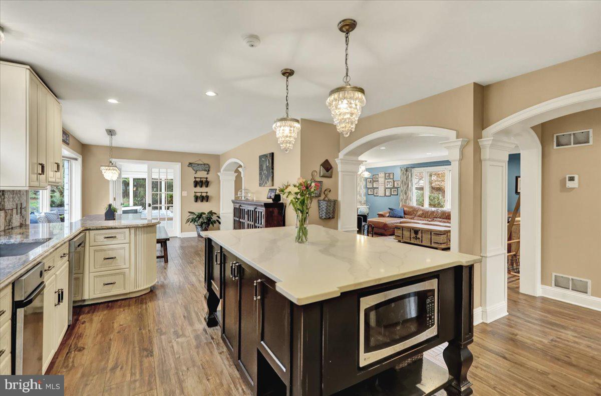 STONEHENGE - Residential