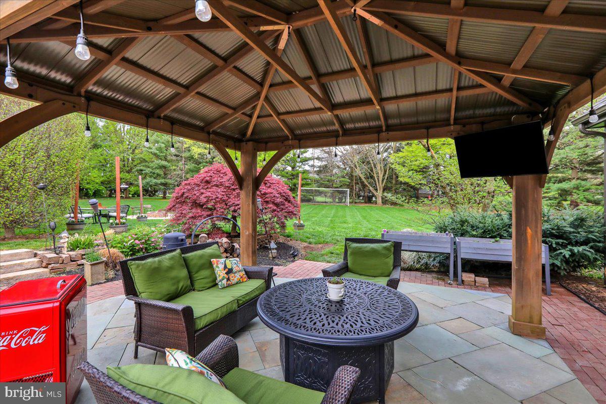 STONEHENGE - Residential