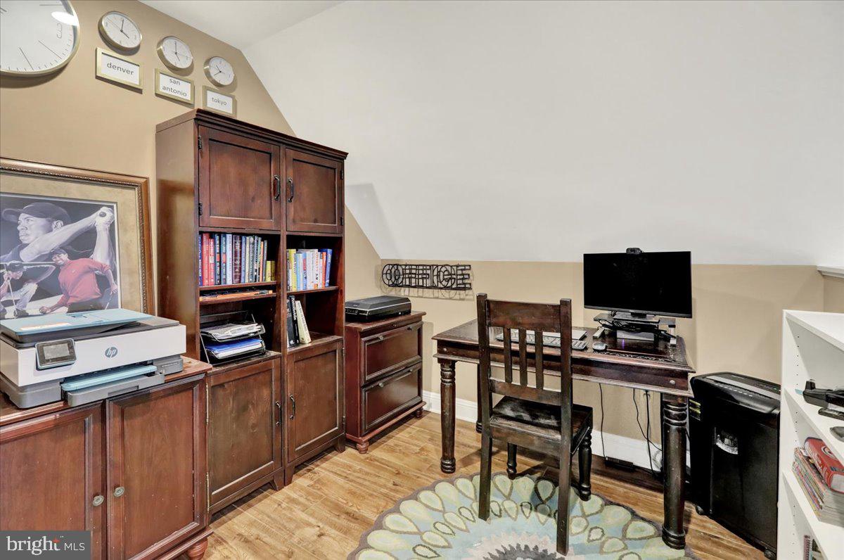 STONEHENGE - Residential