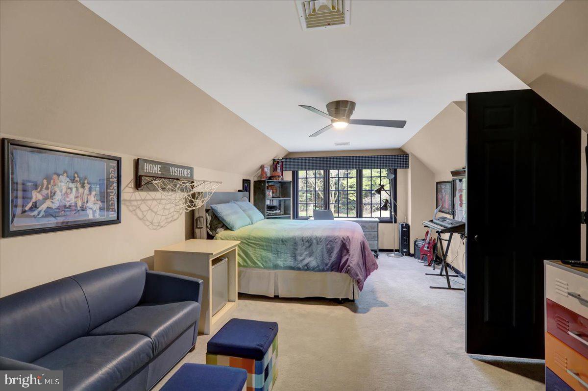 STONEHENGE - Residential