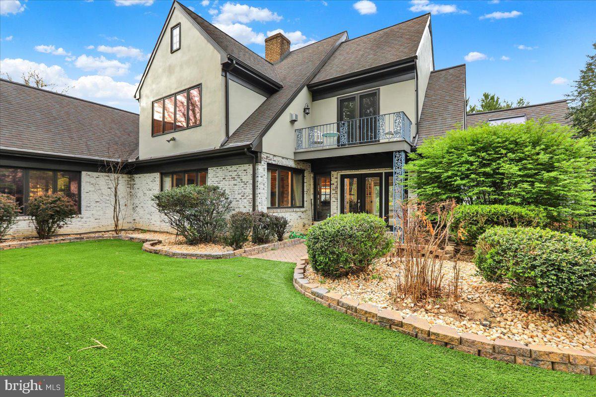 STONEHENGE - Residential