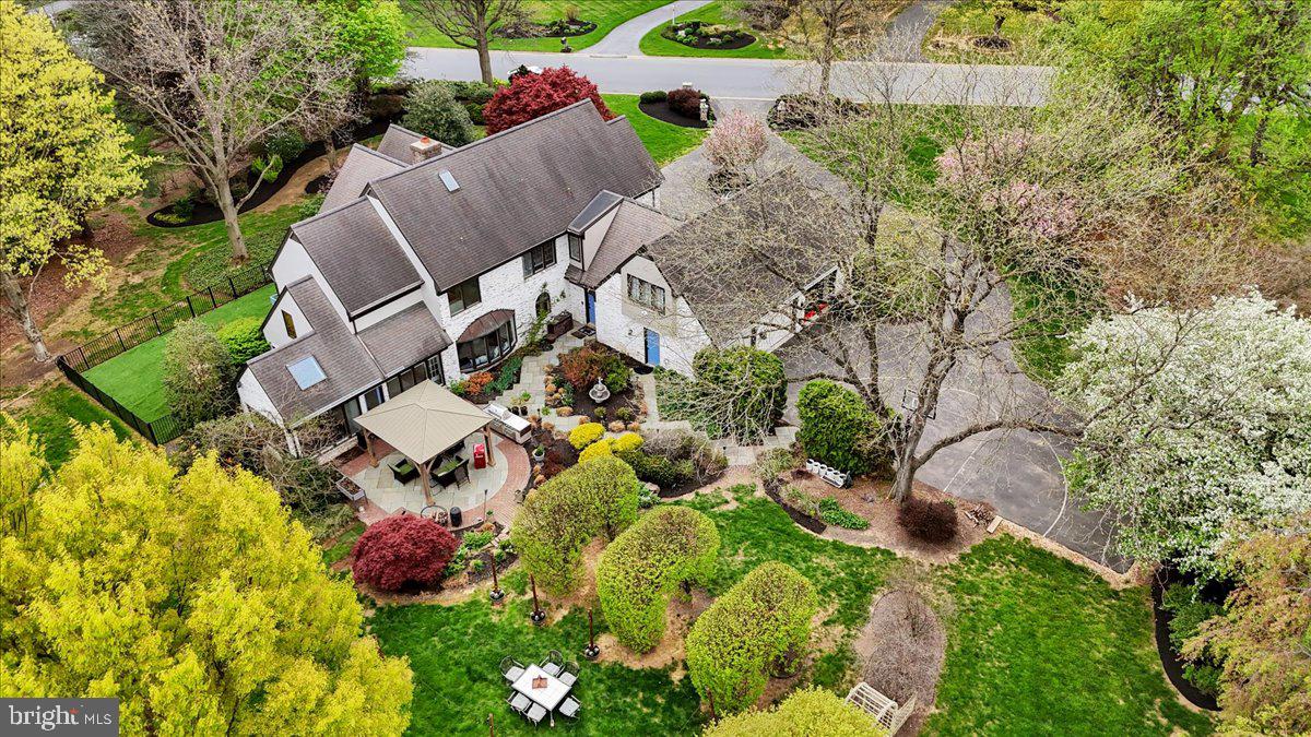 STONEHENGE - Residential