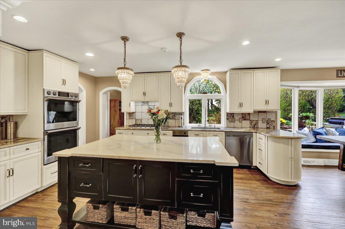 STONEHENGE - Residential