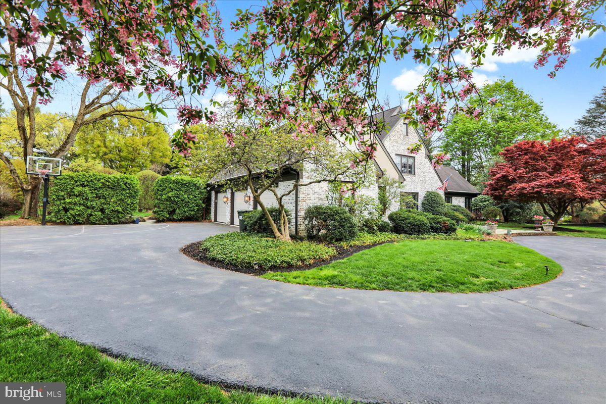 STONEHENGE - Residential