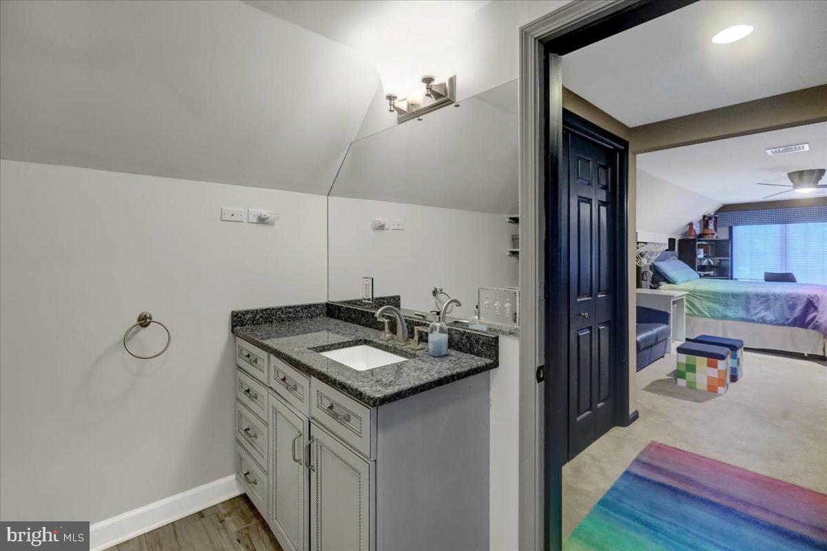 STONEHENGE - Residential