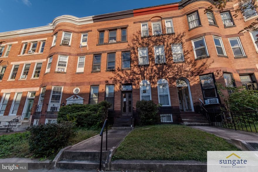 Discover this beautifully renovated townhouse for rent, showcasing hardwood flooring throughout. The spacious kitchen features ample counter space, perfect for both cooking and entertaining. Enjoy the blend of contemporary design and comfort in this inviting home. Don't miss the opportunity to make it yours!