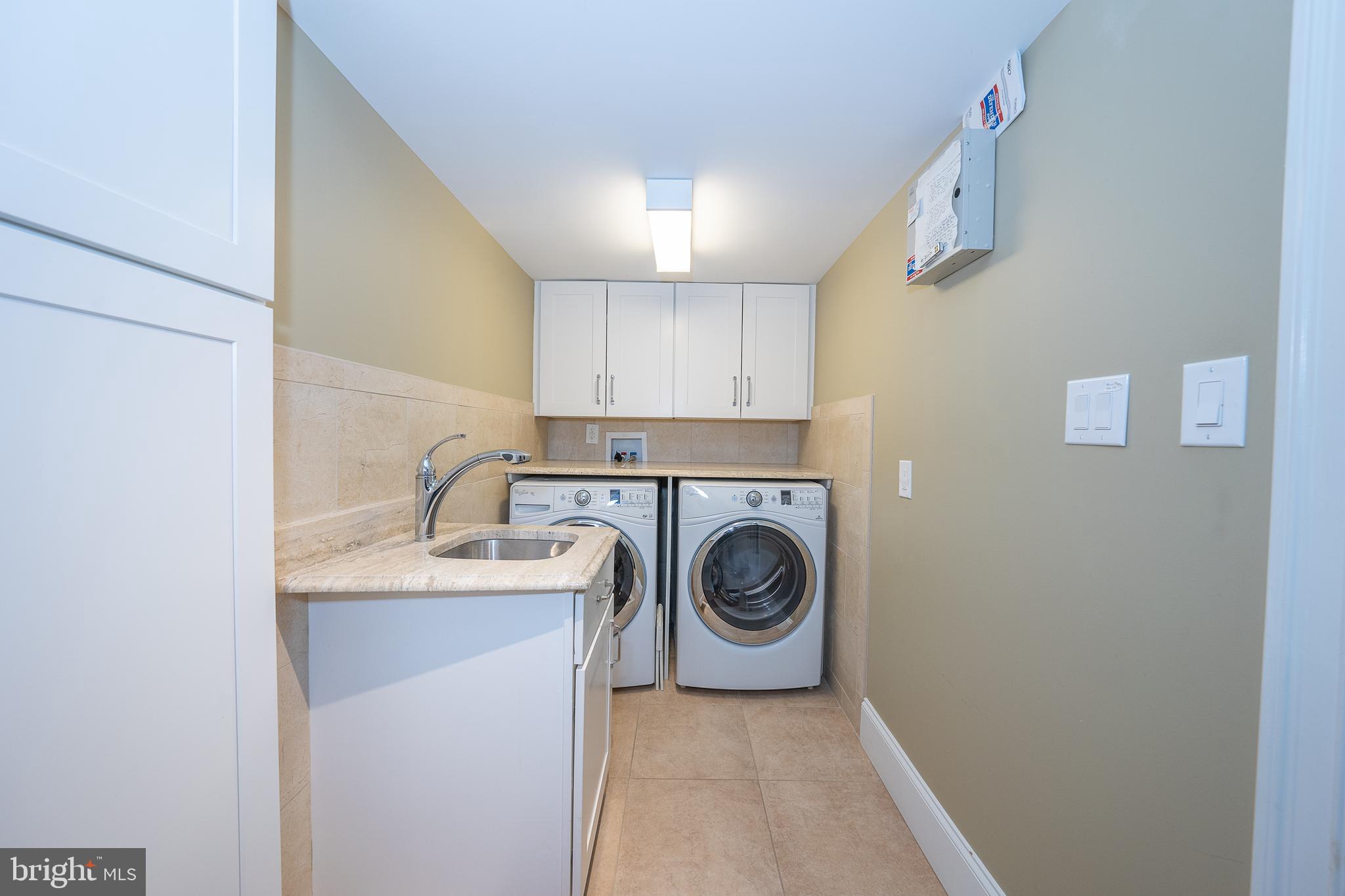 NEWTOWN SQ - Residential