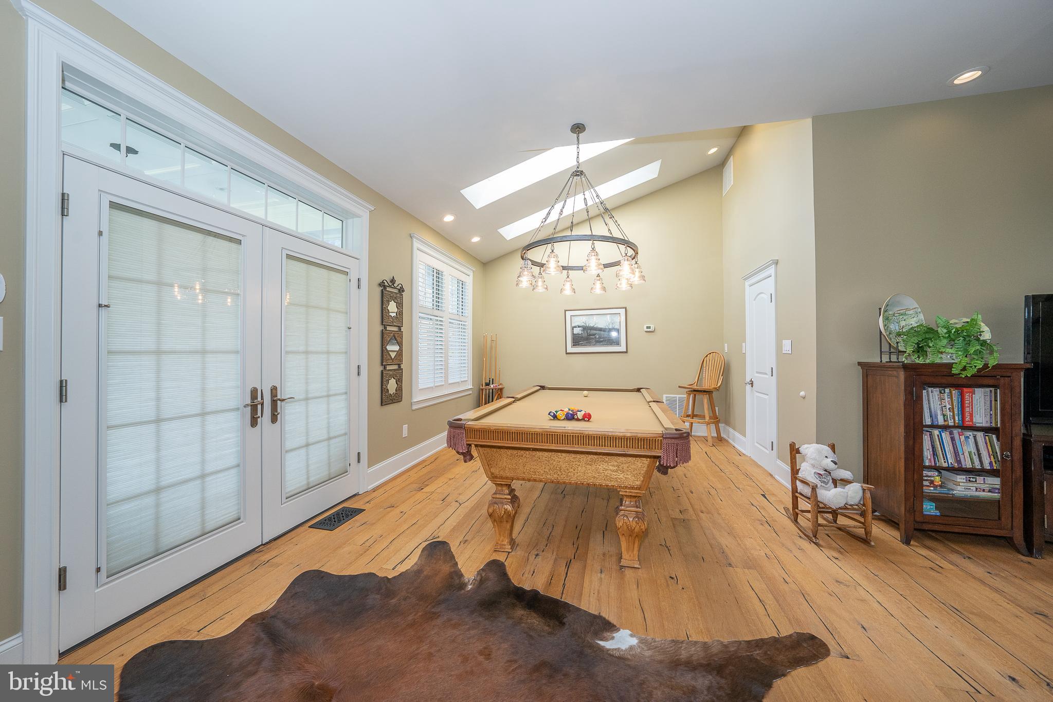 NEWTOWN SQ - Residential