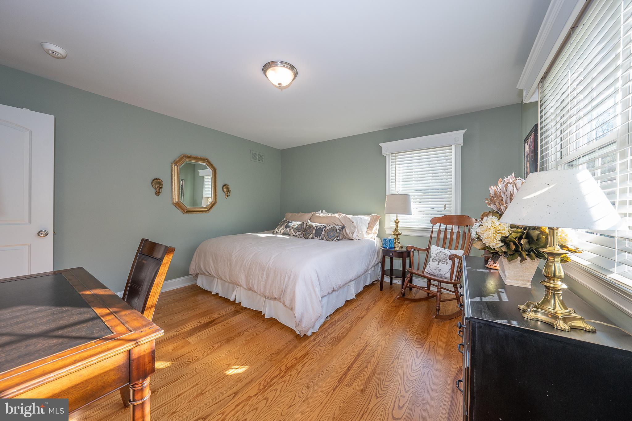 NEWTOWN SQ - Residential