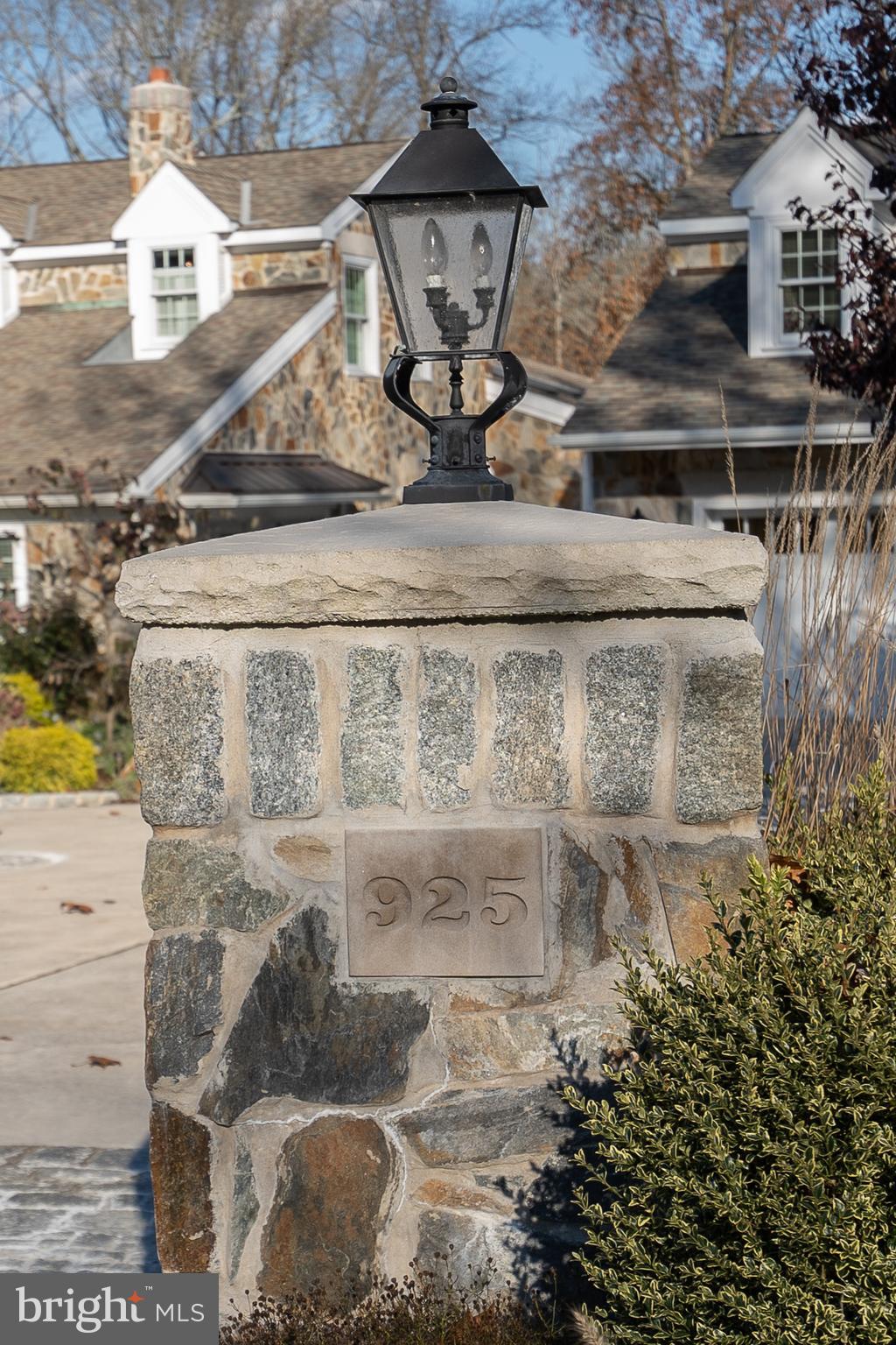 NEWTOWN SQ - Residential